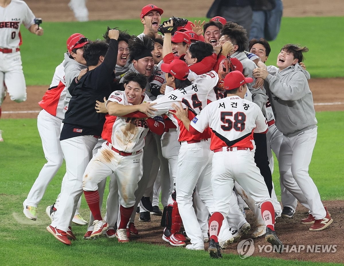 【意甲集锦】麦肯尼、冈萨雷斯破门，尤文2-1蒙扎结束四连平