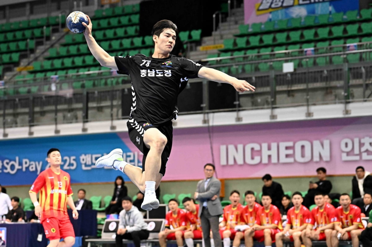 弗拉霍维奇点射，尤文1-0领先