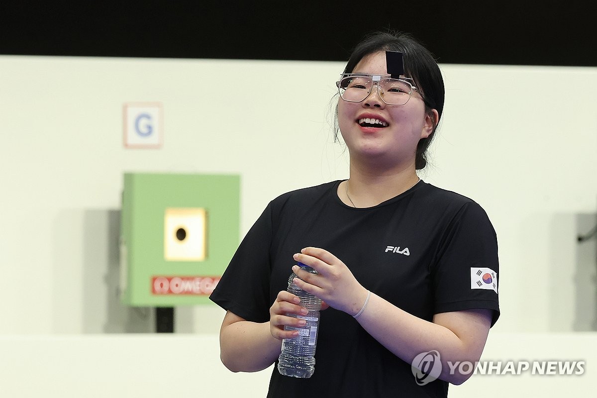 伊尼戈无意手球被判点球 主裁回看VAR后撤销
