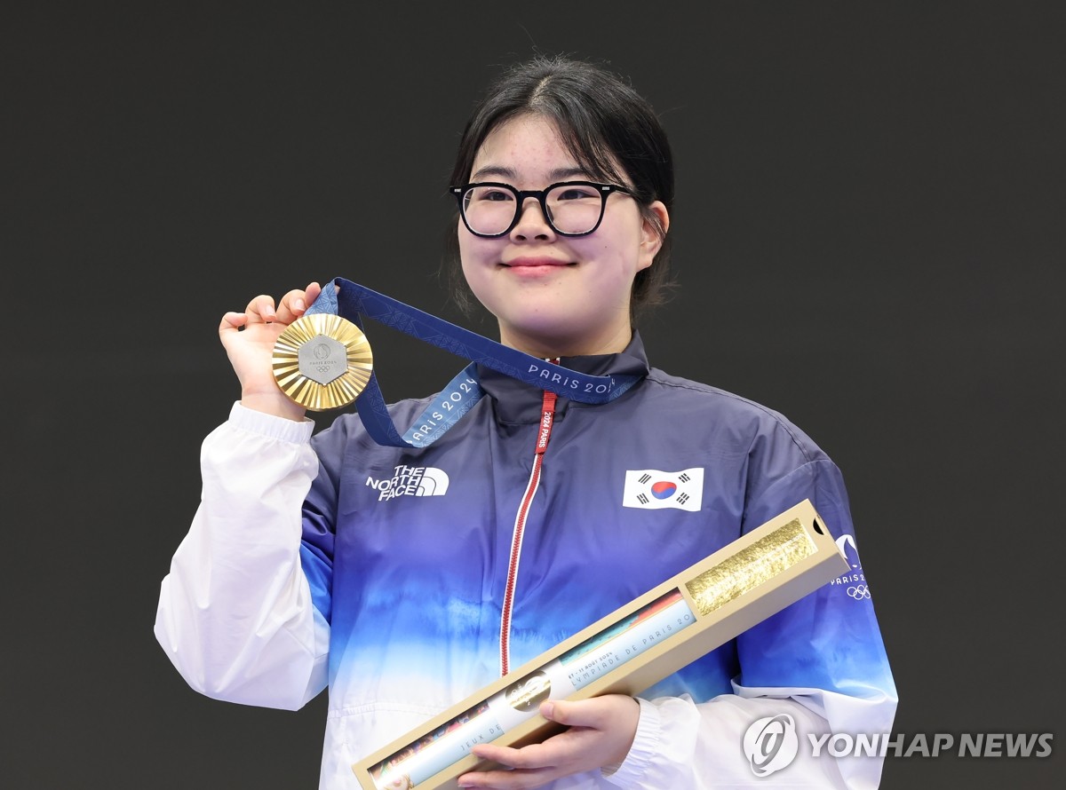追平马塞洛，莫德里奇成为皇马出场次数第二多的外籍球员