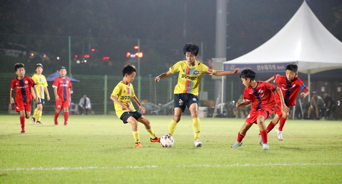 纽卡vs莱斯特城：伊萨克PK瓦尔迪，托纳利、戈登首发