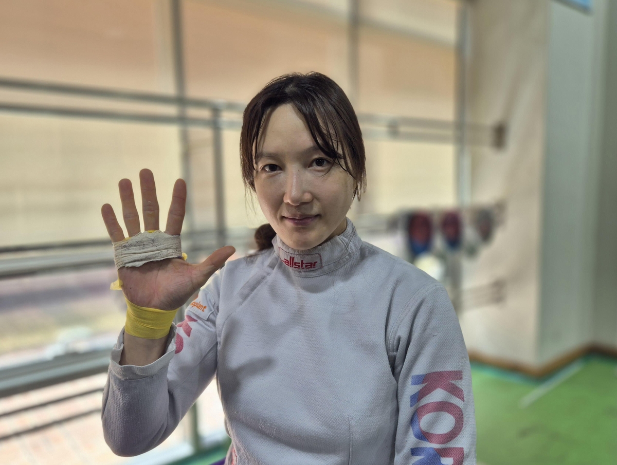 马卡：弗里克将在今晚赛后与德科会面，谈是否引进什琴斯尼