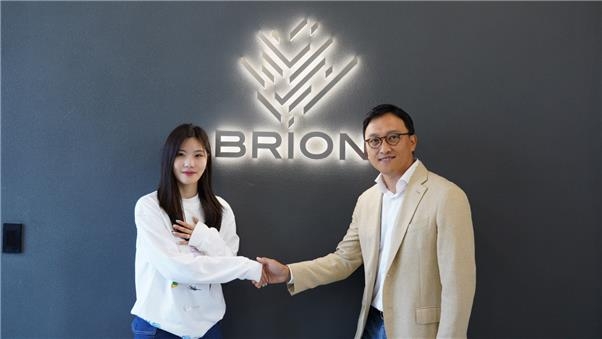 拉爵：我喜欢滕哈赫他是优秀的教练 但能否留任我说了不算
