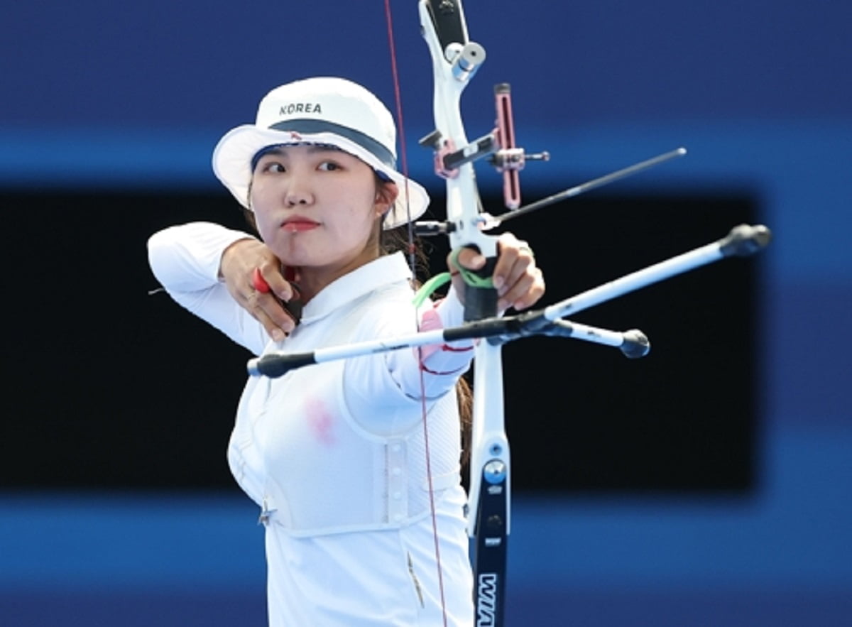 曾5夺欧冠冠军，日本女足传奇熊谷纱希获得2024女子金足奖