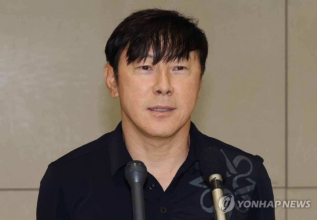 莫雷托：皇马已决定在冬窗或明年夏窗签1-2名中后卫