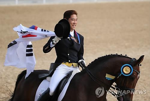 英国首相接受阿森纳免费包厢招待 自称是为了节约纳税人的钱