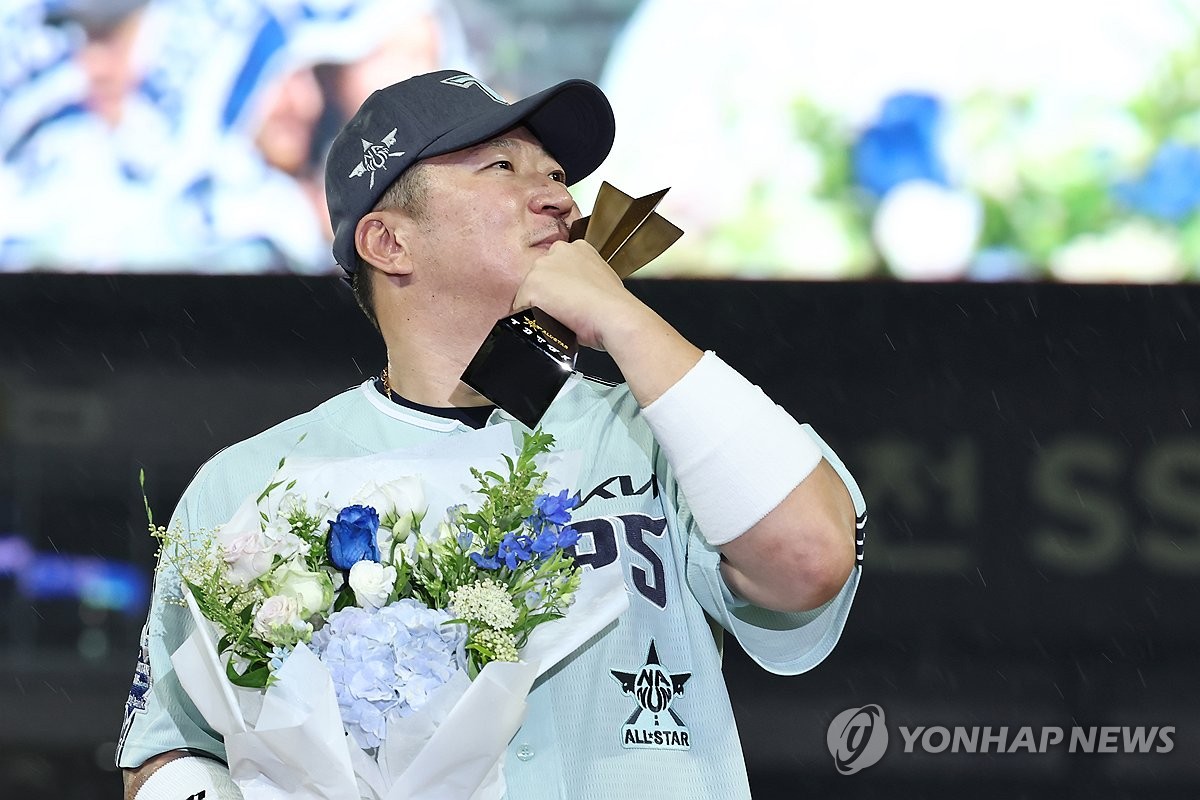 ⚽英超战报：伍德梅开二度 瓦尔迪破门难救主 诺丁汉森林3-1莱斯特城
