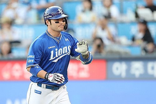 本泽马：我联系了维尼修斯他很难过，他应是金球奖的最佳人选