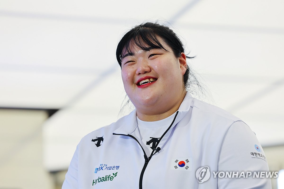 拉斯帕尔马斯vs皇家马德里全场数据：射门数7-25，射正数2-8