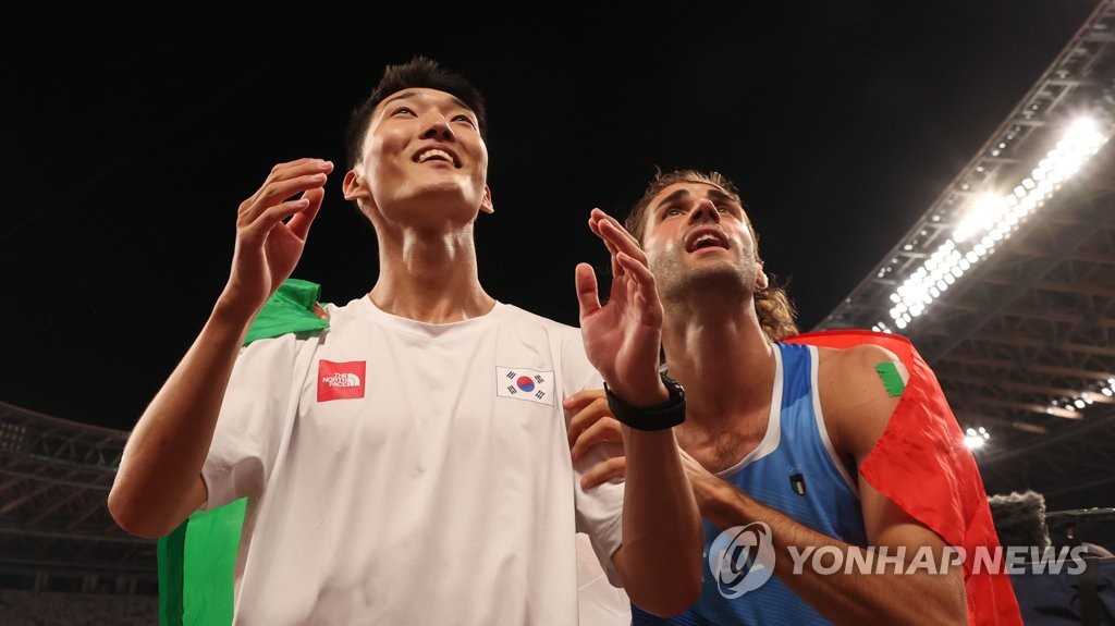 崔永熙NBA首秀得1分引热议：媒体人吐槽篮网队友真不传球