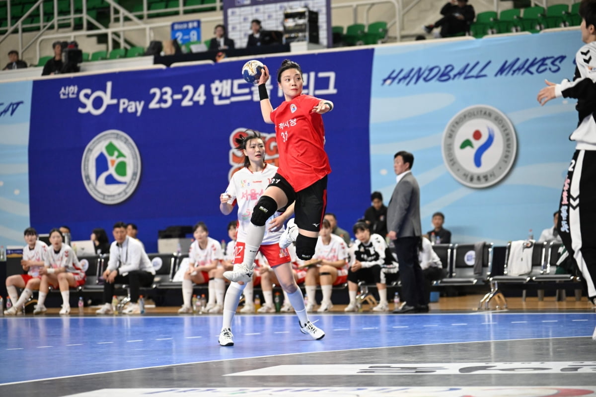反客为主！鲍文助攻库杜斯破门 西汉姆联1-0热刺