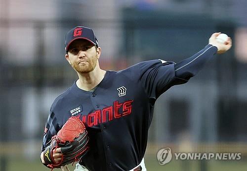 ⚽德甲半场：马尔穆什传射建功 拜仁两中卫双双破门暂2-2法兰克福