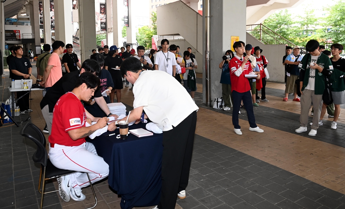32分狂胜！自由人12人上场11人得分 约内斯库20+5+6