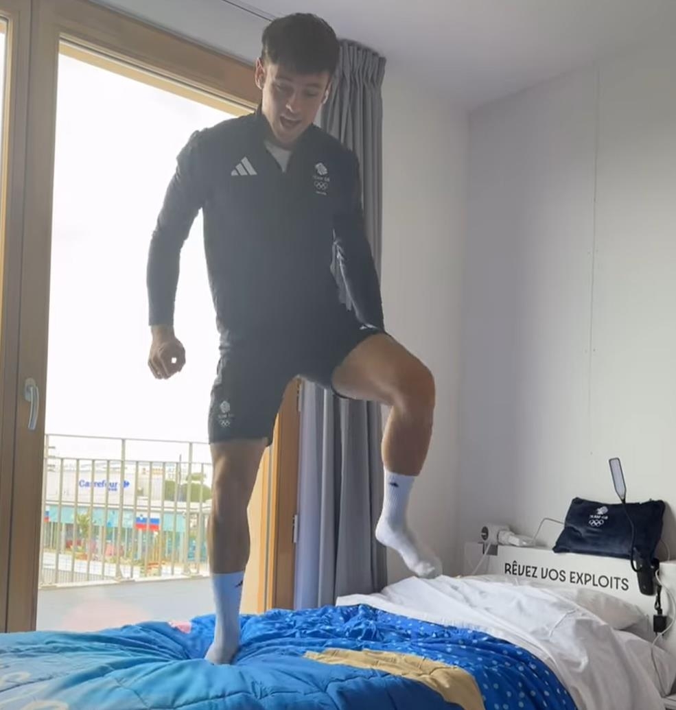 ⚽英超半场：努涅斯单刀破门+错失良机 凯莱赫连续救险 利物浦暂1-0维拉